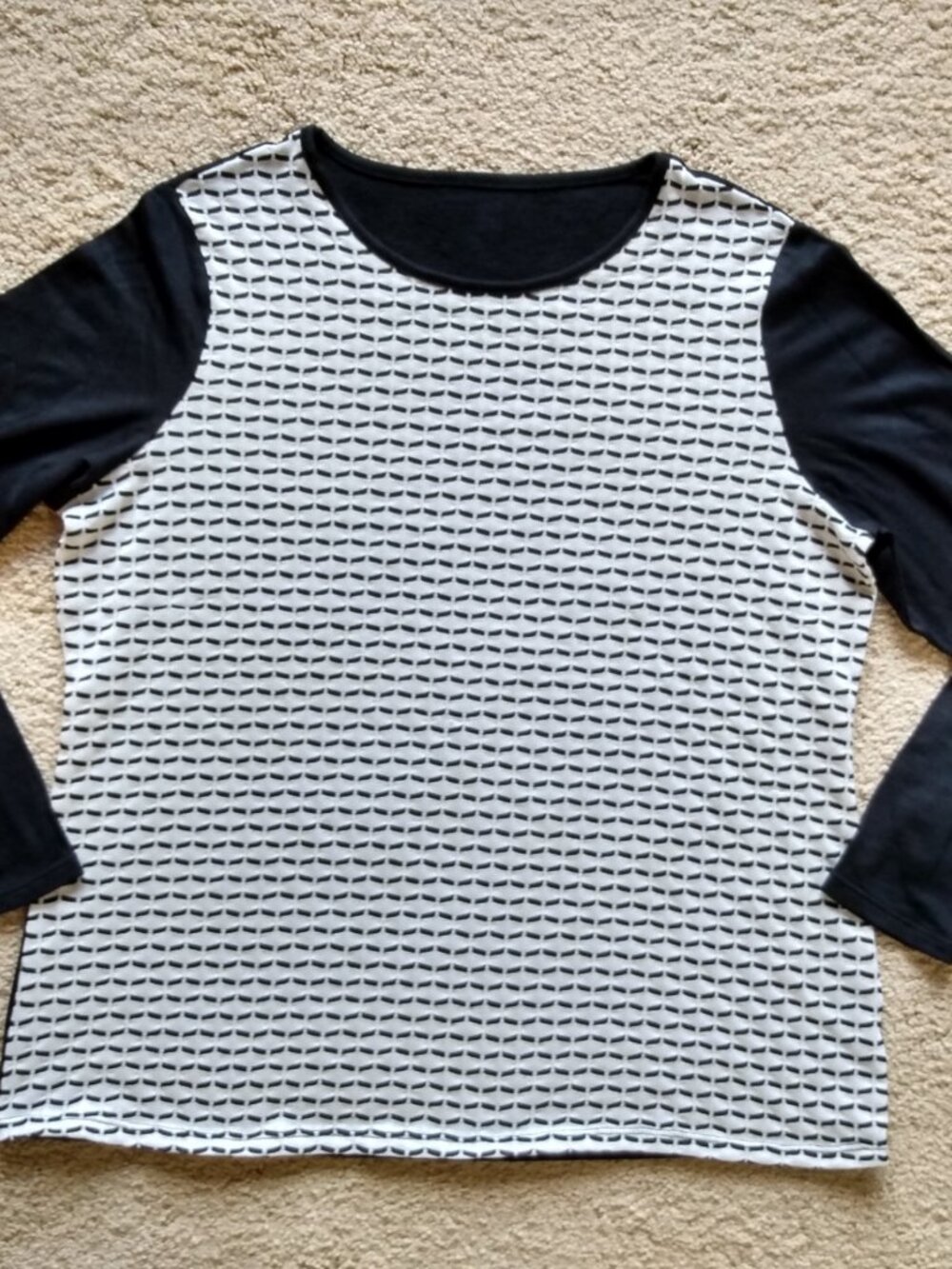Coldwater Creek Black White Geometric Top Sweater Women's Large Long Sleeve EUC